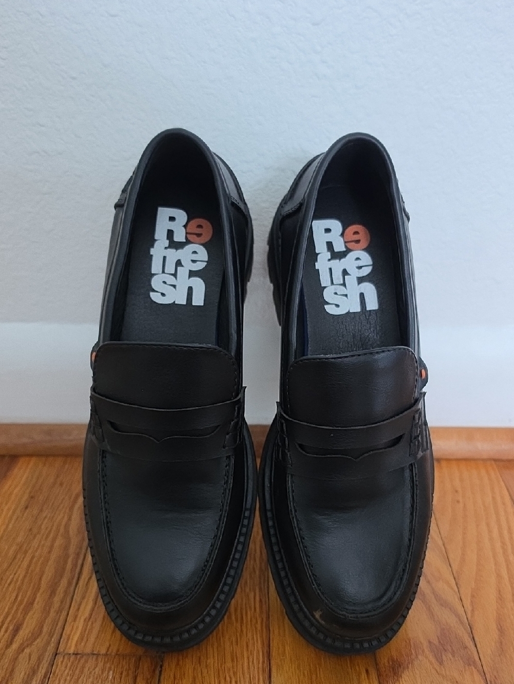 Refresh Women's Black Classic Penny Loafers